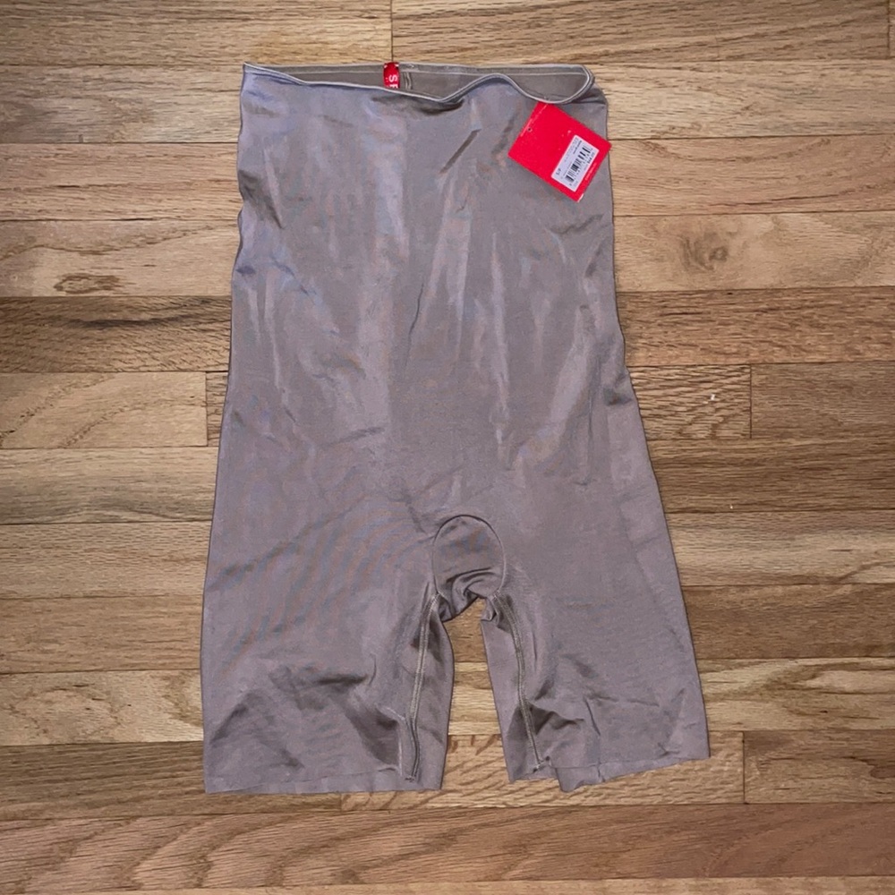 SPANX briefs size S 🎉NWT